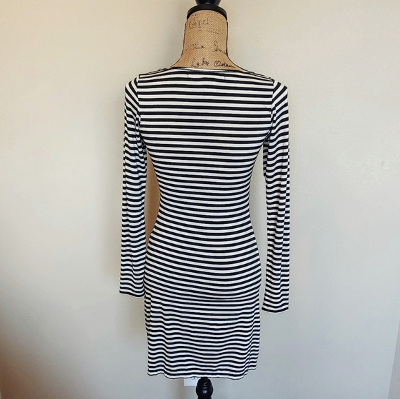 🔥SALE🔥Max Studio Body Con Dress - Picture 4 of 8